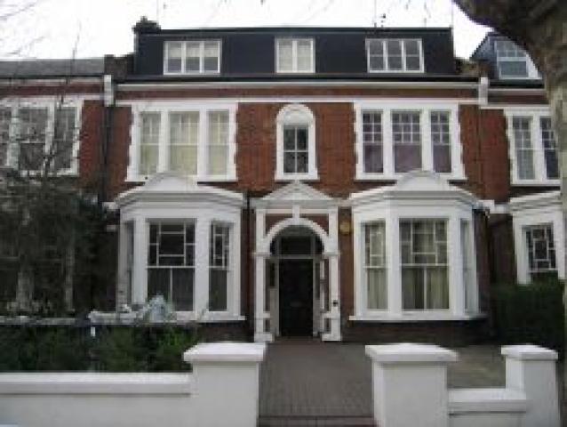 			1 Bedroom, 1 bath, 1 reception Flat			 Brondesbury Road, QUEENS PARK NW6